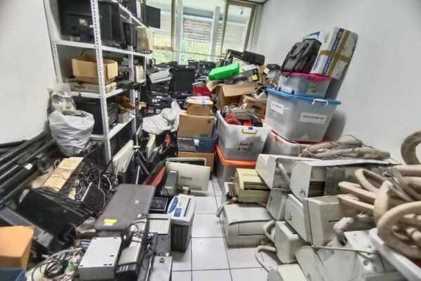 galerr-jual-beli-barang-bekas-surabaya-3 galerr-jual-beli-barang-bekas-surabaya-3